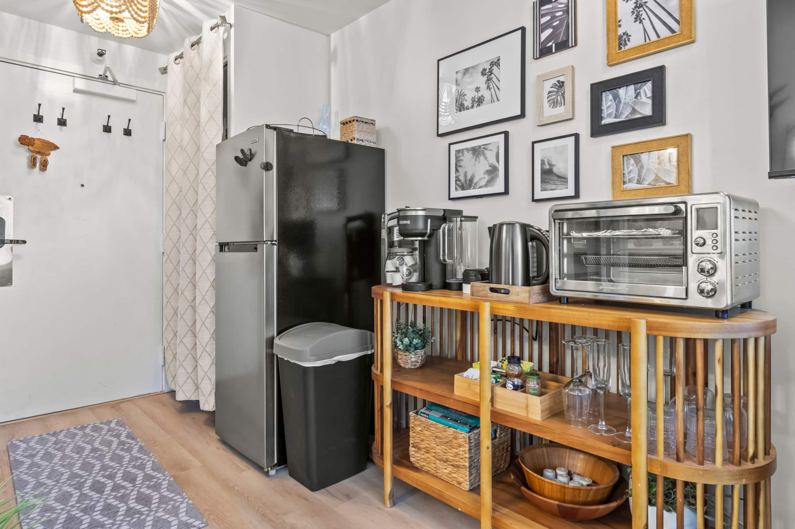 Oceanview Freshly Renovated+Free Parking+WiFi! - Image 13