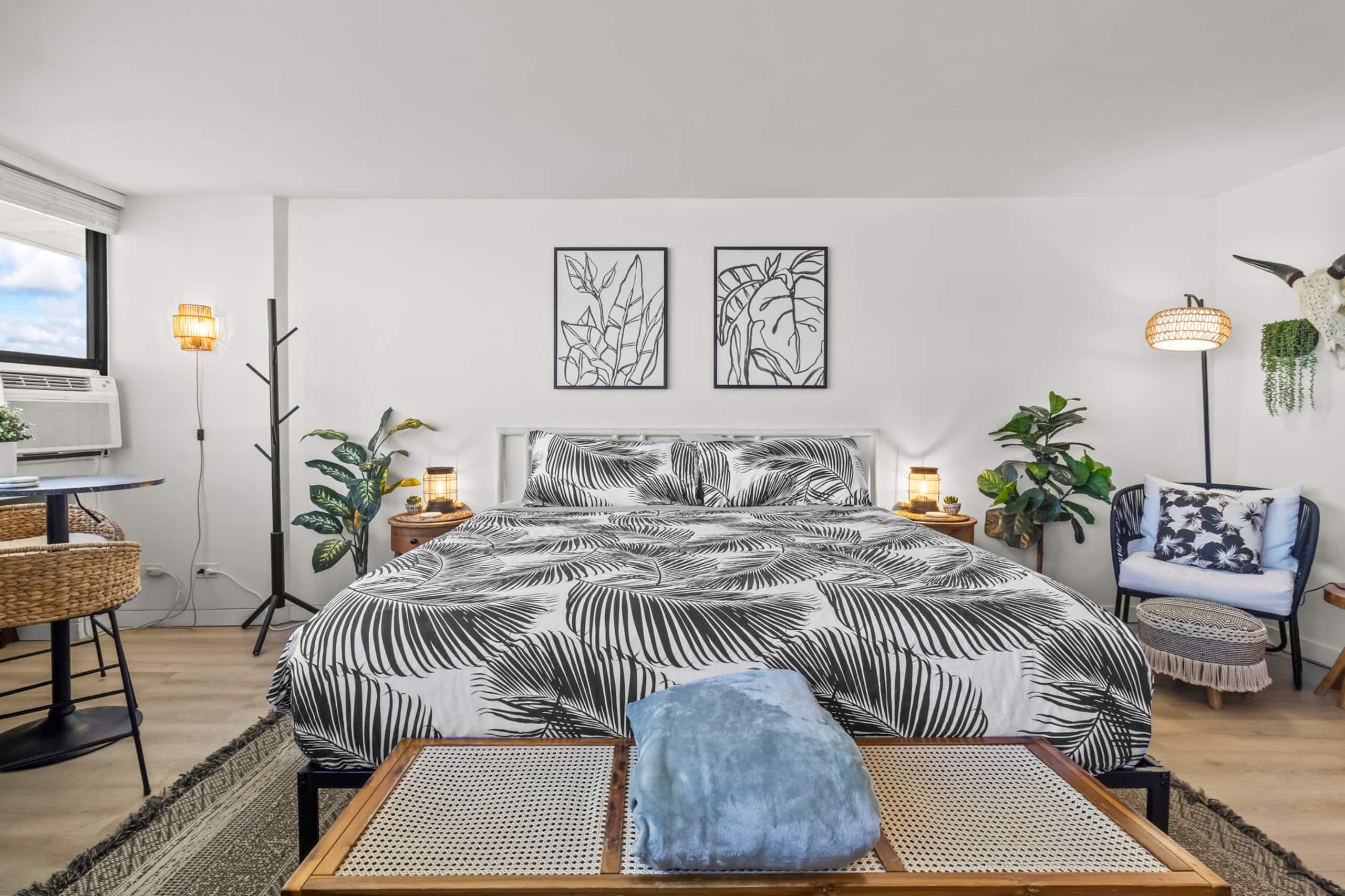 Oceanview Freshly Renovated+Free Parking+WiFi! - Image 5