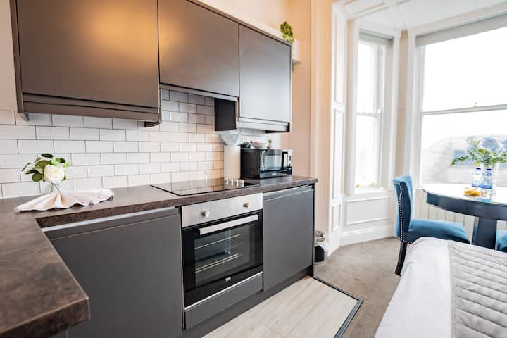 Marina Hideaway | Wifi & Kitchen | Howth - Malahide