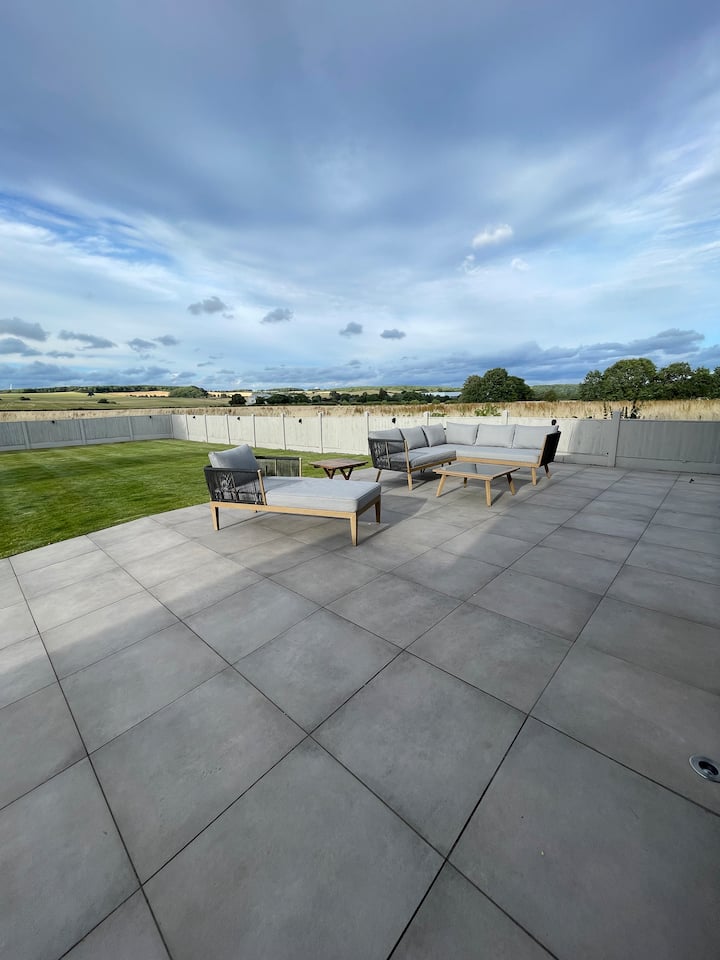 Family Home With Garden & Country Views - Southwell