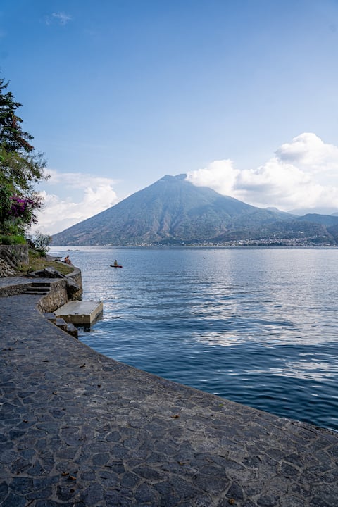 3 Bedroom Lakefront Garden Oasis in San Marcos