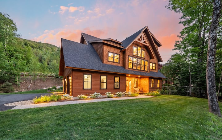 Loon Mt Luxury w/HotTub & Firepit: Hike, Bike, Ski
