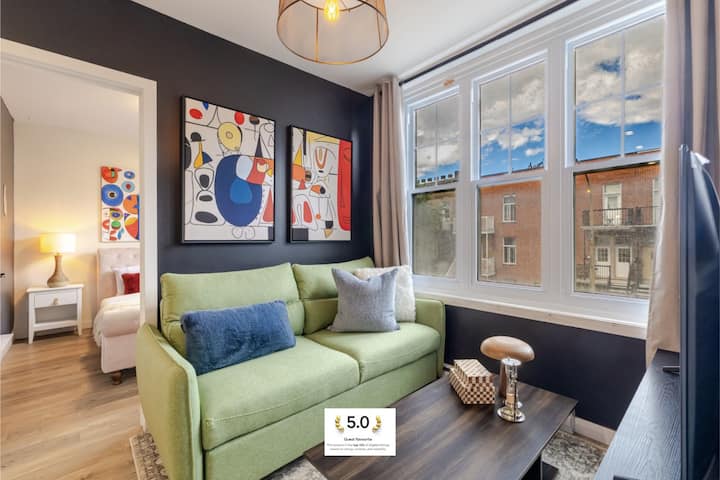 The Perfect Downtown Hideaway - Montreal