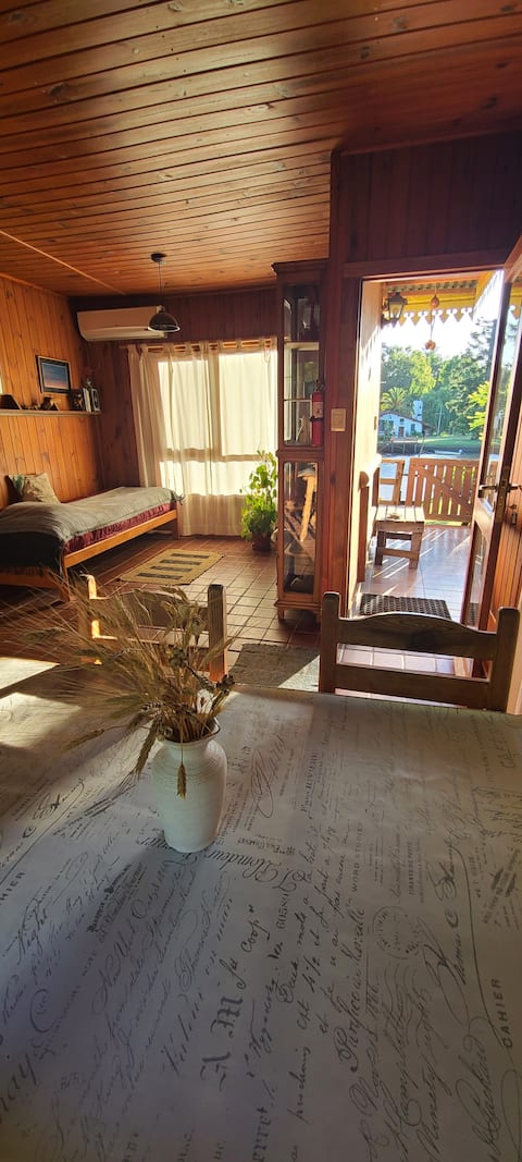 Propiedad de Airbnb exitosa: Cabin with beach near Tigre en Primera Sección