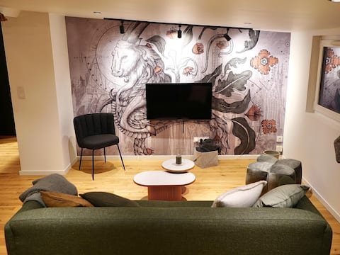 Popular Airbnb listing: Beautiful apartment with terrace overlooking the Cathedral in Metz