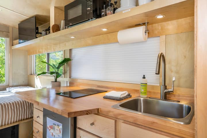 Panoramic Point Tiny House - Connecticut