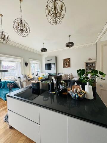 Stunning Top Floor Apartment gallery image 5