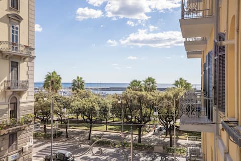 Luxury Seafront Apartment Promenade - Mareluna