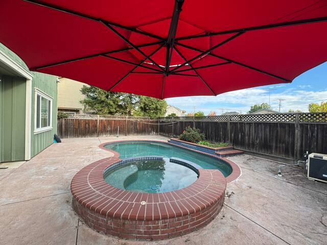 Retreat Oasis Pool/Hot Tub/Billiards/Game SF Bay gallery image 3