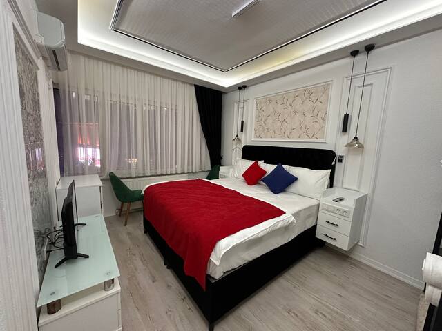 Stylish Flat with Turkish Hammam Near Blue Mosque gallery image 3