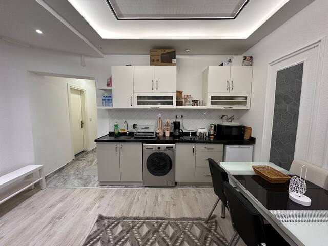 Stylish Flat with Turkish Hammam Near Blue Mosque gallery image 5