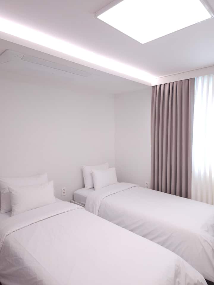 საძინებელი 1