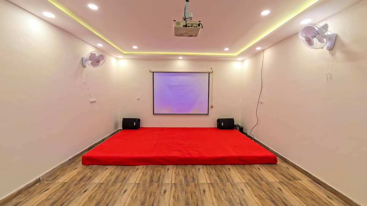 Sukis Suites 8