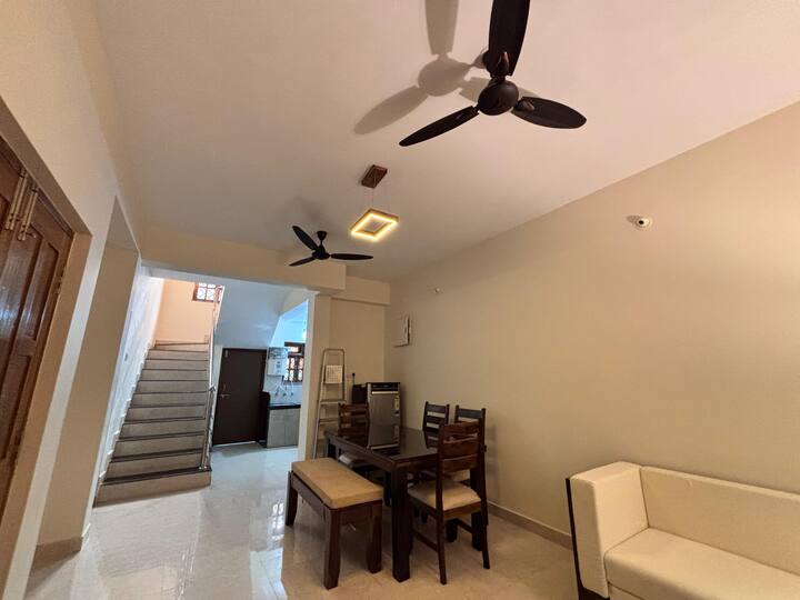 Living room image 3