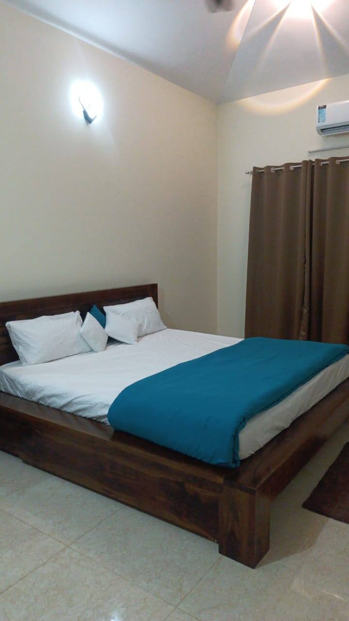 Bedroom 2 image 3