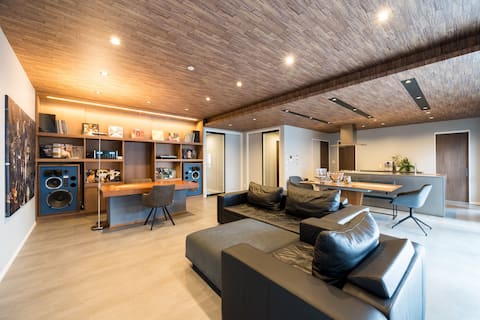 Sleeps 7 /300㎡ / 4 min subway/Top floor/Ohori Park