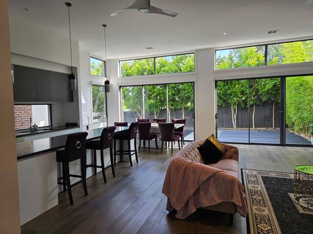 Family home in Central Location. gallery image 2