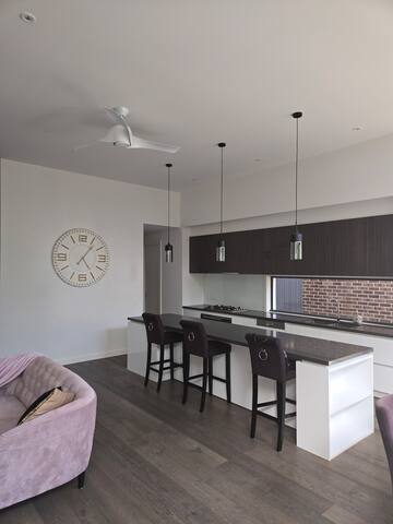 Family home in Central Location. gallery image 4