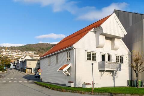 "Sjøbuda" In the heart of Volda city center