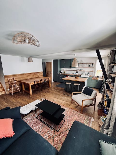 Apartment sleeps 9 - Le Chazelet, cozy duplex
