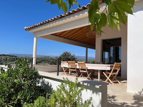 Bright house with panoramic views.