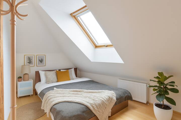 Grand Prague Family loft by Charles Bridge gallery image 4