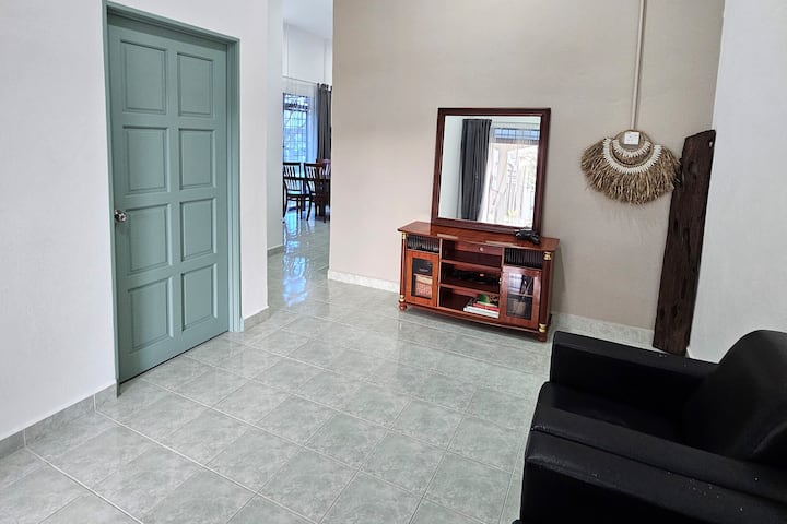 2 Bed House, Nearby The Beach - Pantai Cenang