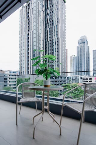 New 168sqm Penthouse F5 Ekamai Luxury Home 711,BTS gallery image 3