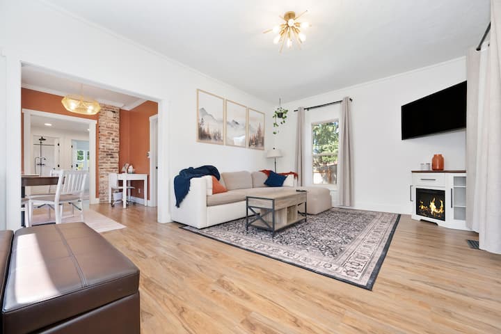 Two Living Spaces, Easy Downtown Access! - Coeur d'Alene, ID