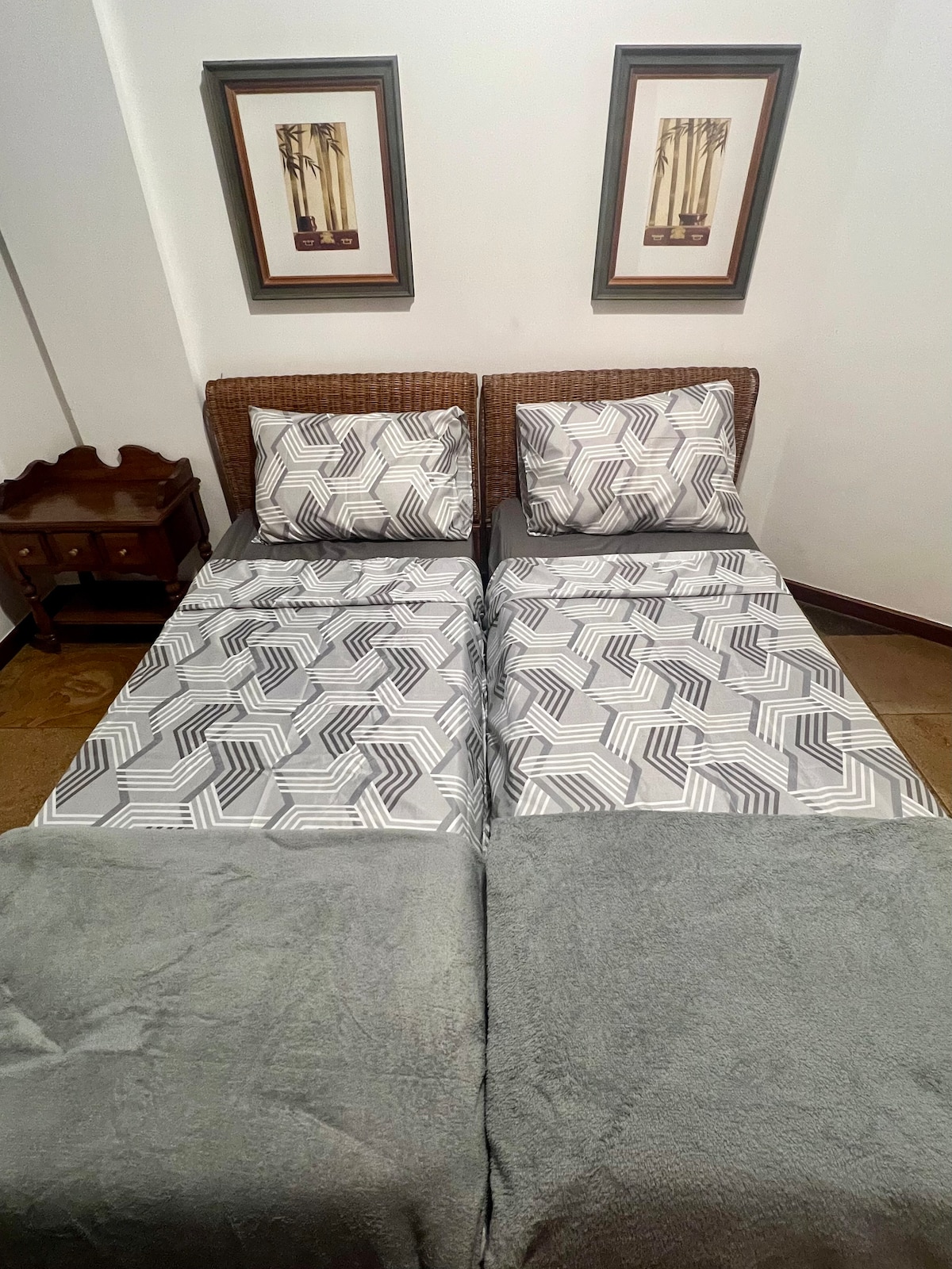 Dhomë me 2 krevate dopio 