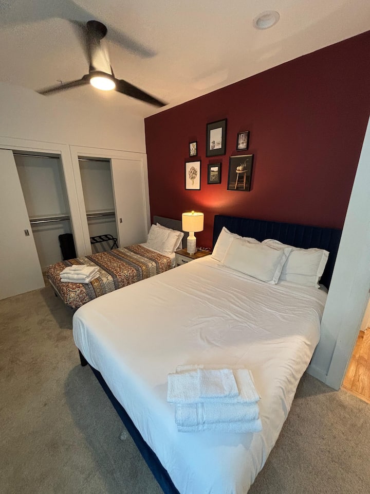 Schlafzimmer 1