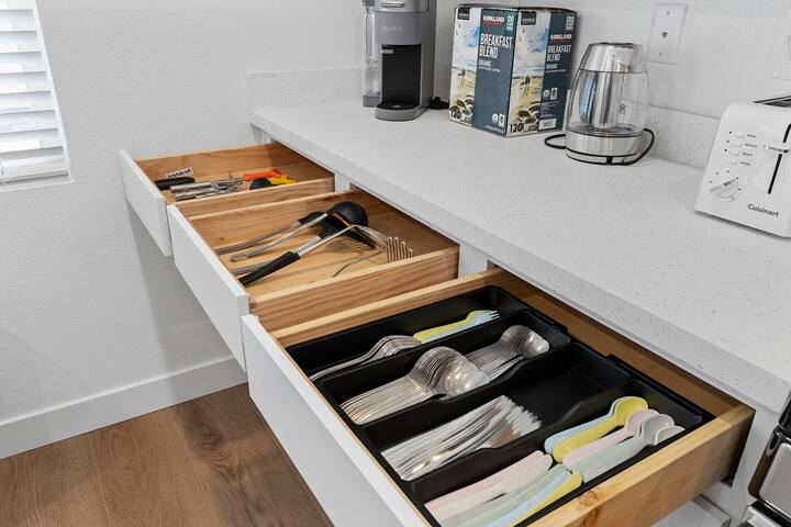 Holiday specials ｜Luxury Retreat: 5BR Home gallery image 5