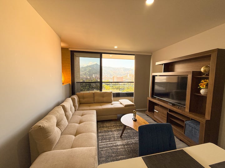 Class 48- 1003 - Familiar living