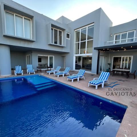 El Descanso Gaviotas (Rest Seagulls)