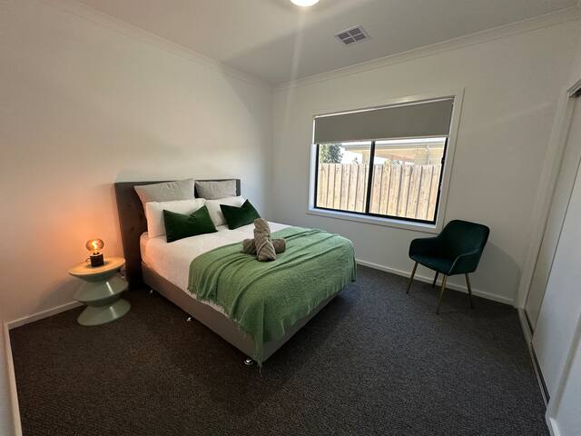 Tranquil, Golf, Forest, Mountains +Kangaroo views gallery image 4