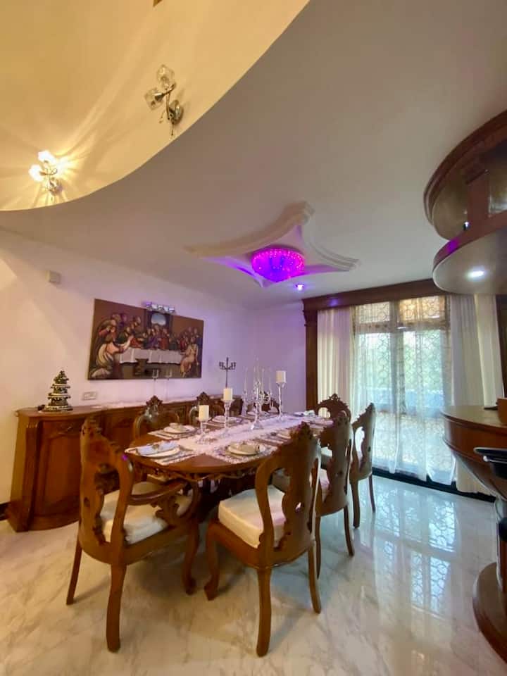 Dining area image 2
