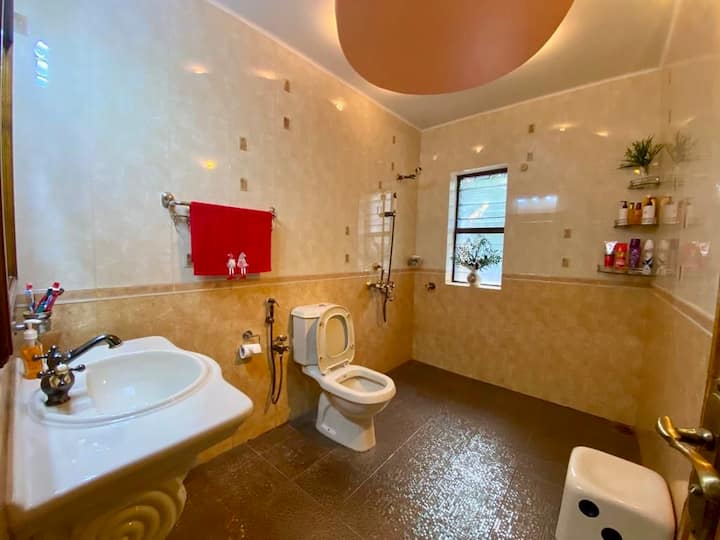 Full bathroom 3 image 1