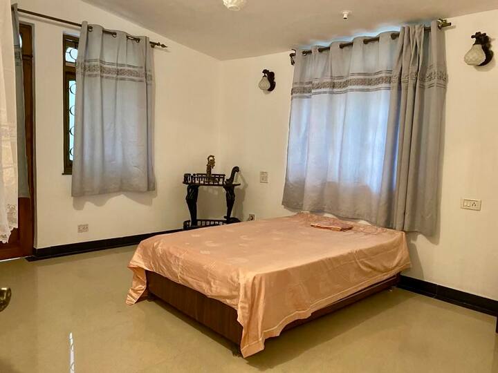 Bedroom 1 image 1
