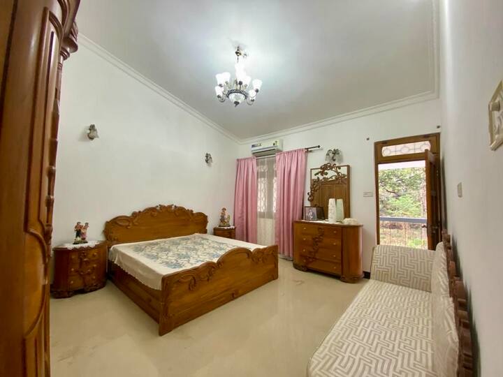 Bedroom 2 image 1