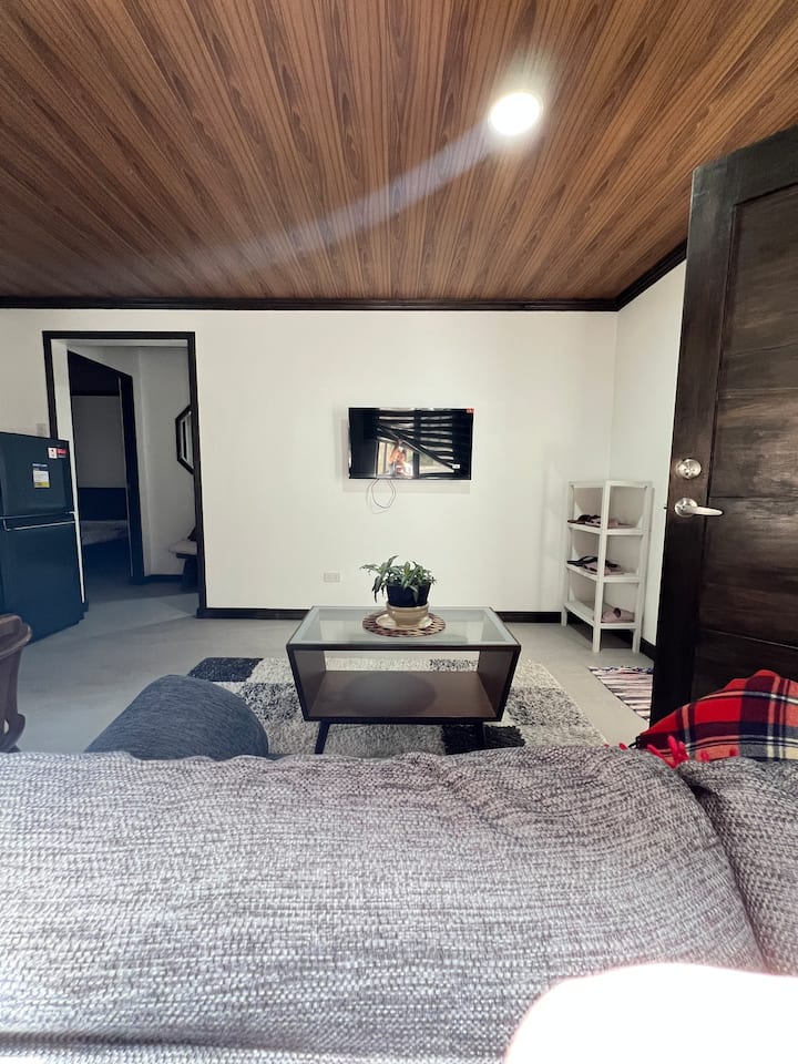 P2:wi-fi, Parking, Smarttv ,Hot Shower,3km To Town - Baguio