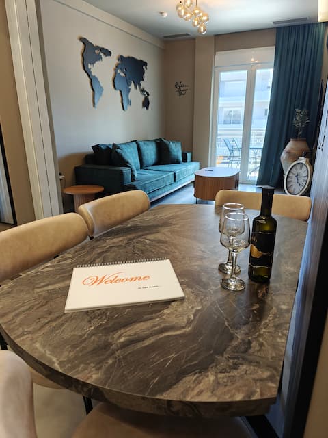 Successful Airbnb property: Grigio & Clay | 10' Acropolis | Luxe 2bdrm Apt in αγ.κων/νοσ πλ.βαθησ