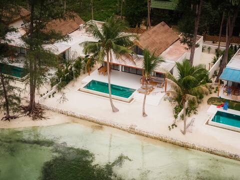 Rachel Villas - Luxurious Beachfront retreat