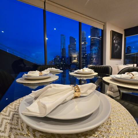 Pristine views, near parks, shops & restaurants gallery image 4