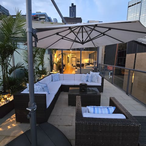 Pristine views, near parks, shops & restaurants