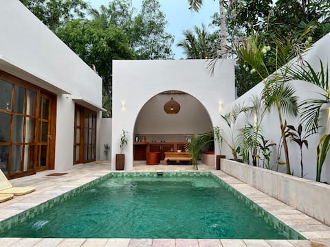 3-Bedroom Private Pool Villa in Gili Trawangan