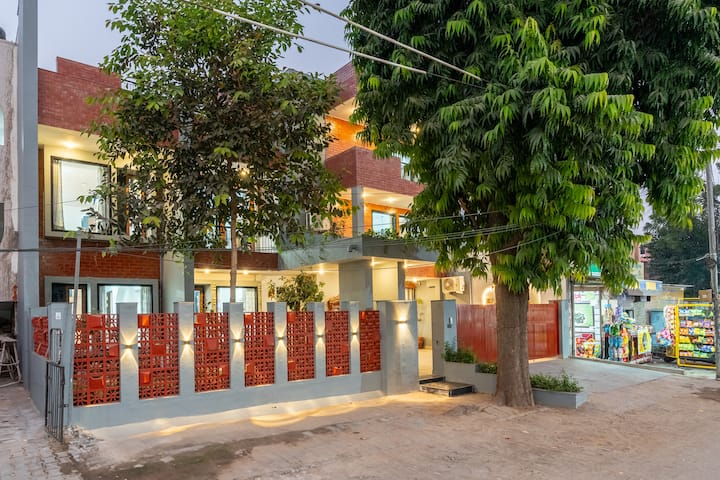 Grand Retreat: 7-bhk W/ Lush Garden & Courtyard - Jaipur