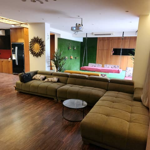 Rent 3.5 BHK Fully Furnished Apartment in Surat