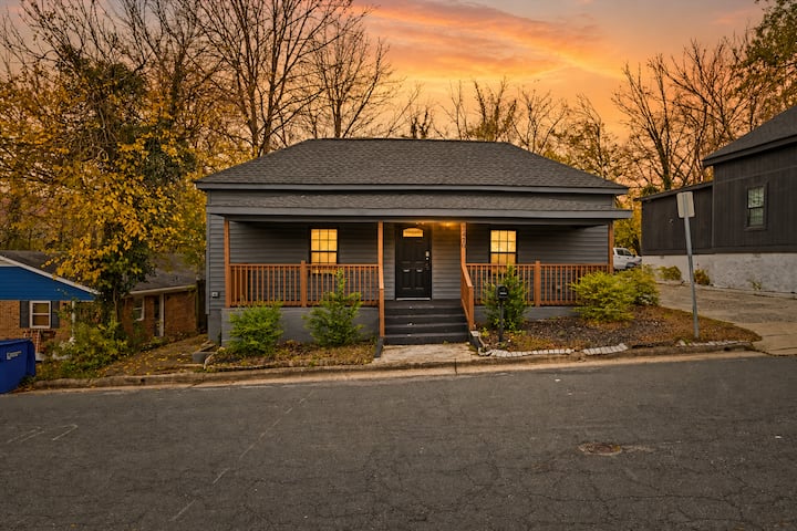 Midnight Modern: 7 Minutes To Downtown - Durham, NC