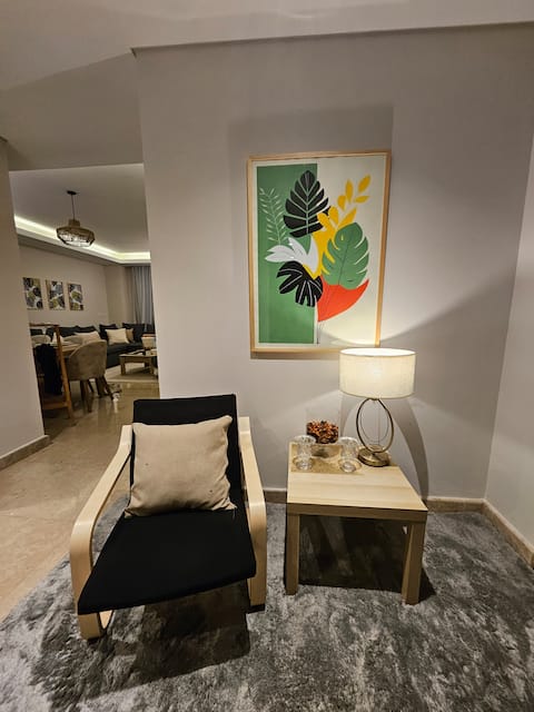 Luxurious 2BR Apartment in Zayed