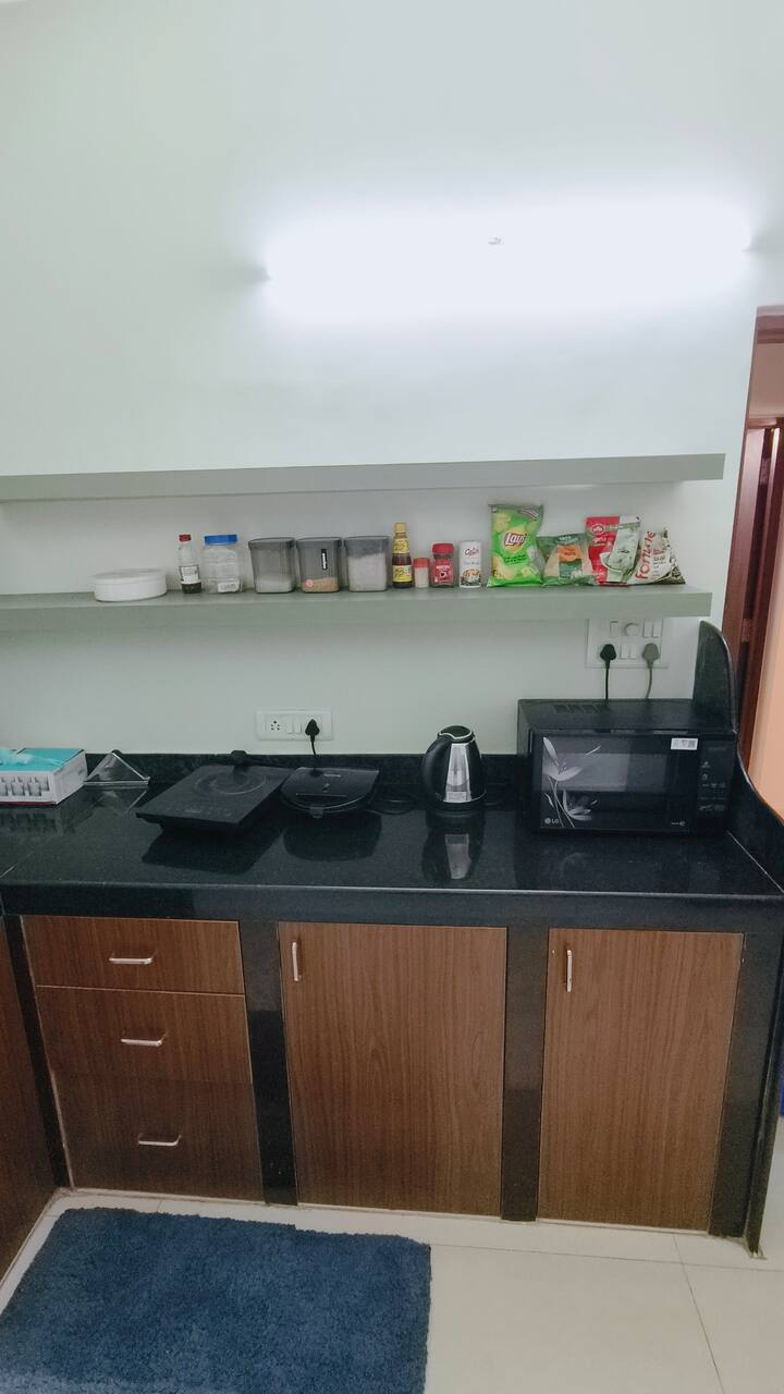 Full kitchen image 2